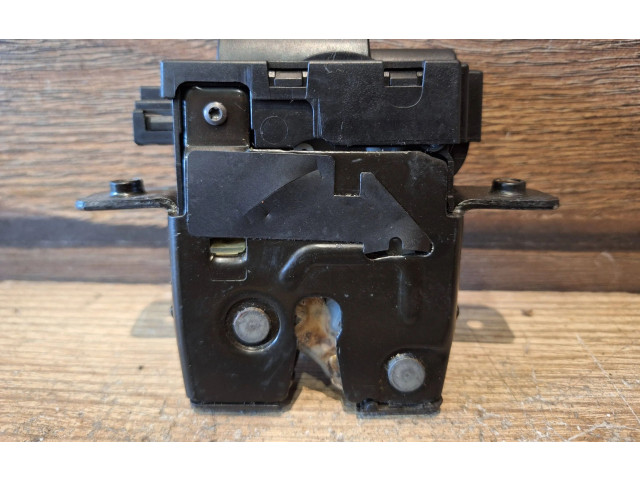 Zámek zadních dveří Nissan Qashqai+2 2012