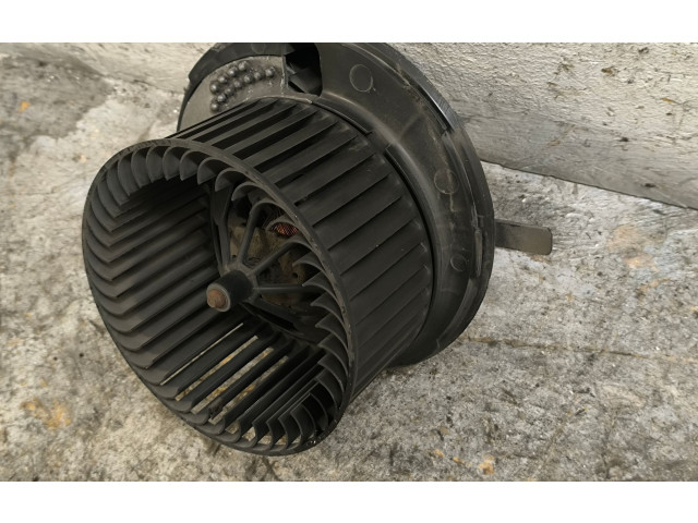 Вентилятор печки    F983228M   Volkswagen Touran I
