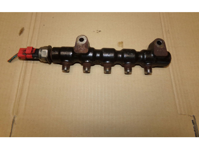 Топливная рампа 9654592680   Citroen C3  