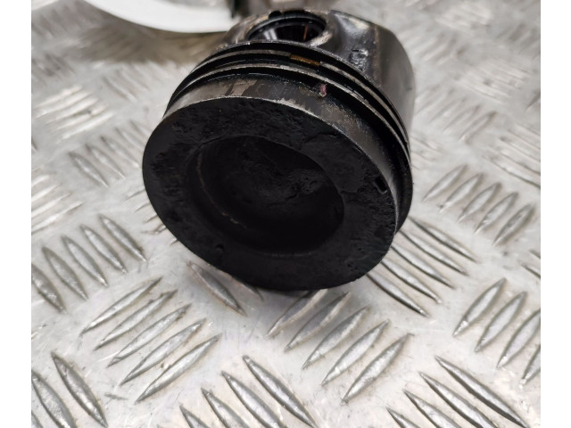 Поршень DCXA 04L107065D, 03L105401A Skoda Superb B8 (3V)