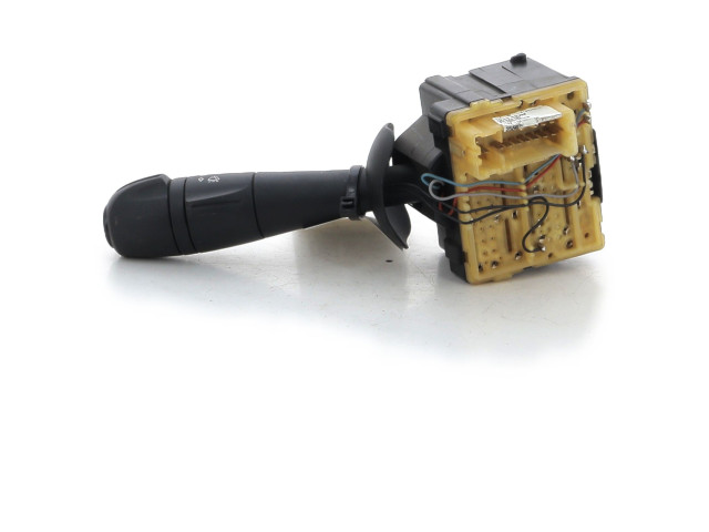 Ручка стеклоочистителей 8201168016 Renault Clio III