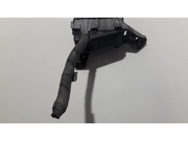 Блок предохранителей 8266253110, 82662-53110 Lexus IS 220D-250-350