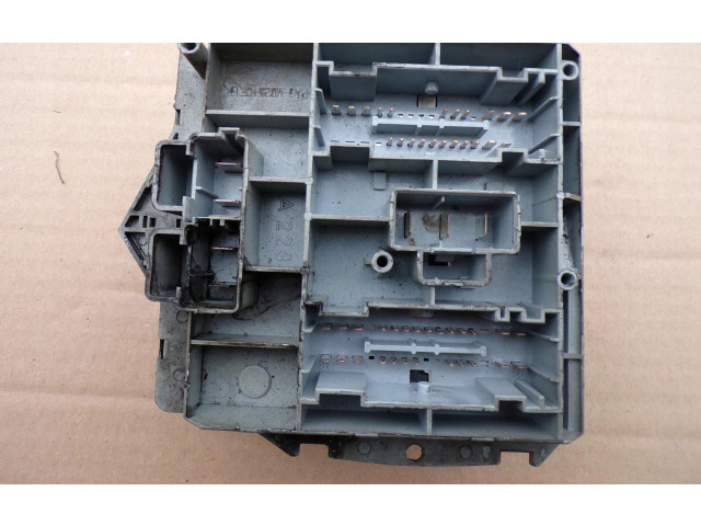 Блок предохранителей 51742420 Alfa Romeo GT