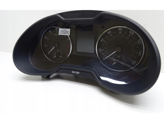 Панель приборов 5E0920980C Skoda Octavia Mk3 (5E)