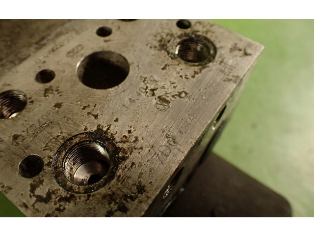 Блок АБС Volkswagen Transporter - Caravelle T4 1991 - 2003 года