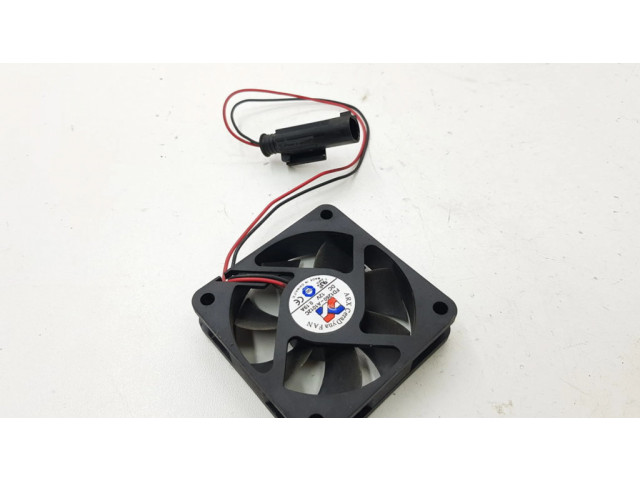 Вентилятор блока управления двигателем