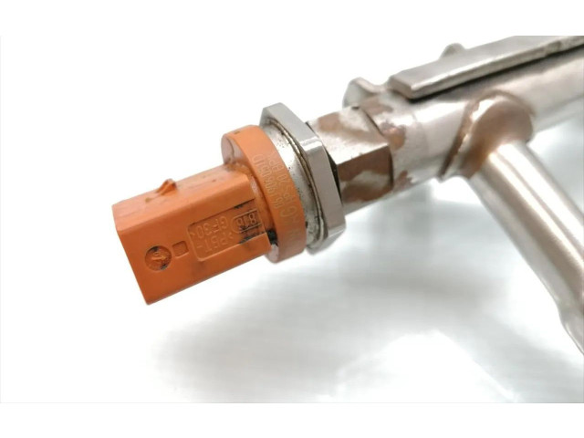 Топливная рампа 03F133320C, 06J906051D   Audi A1  