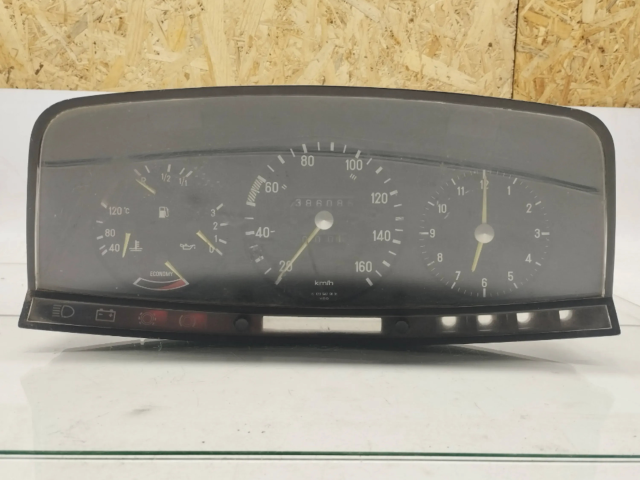 Панель приборов 0105425906, 1235425601   Mercedes-Benz 200 300 W123       