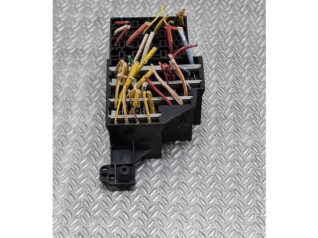 Блок предохранителей 7703397464, 7703297597 Renault Clio II