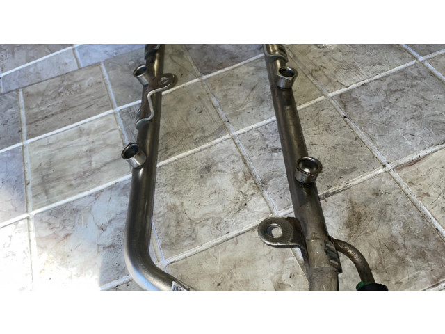 Vstřikovací lišta 04861581AB Chrysler Pacifica pro benzínový motor 3.5