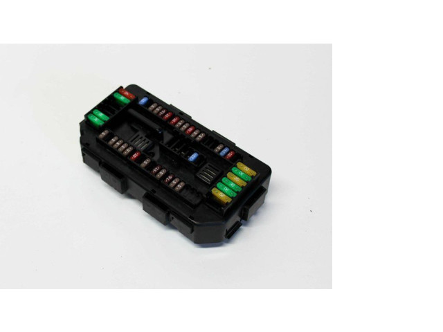 Pojistková skříňka 9389068 BMW 2 F22 F23 2016