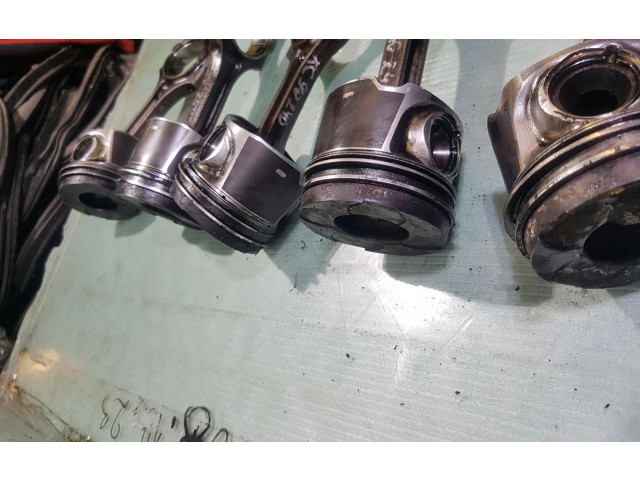 Поршень с шатуном Volvo S80