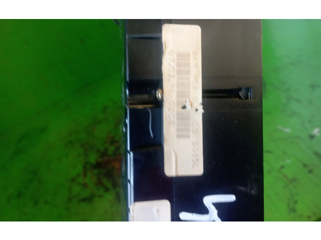 Панель приборов Volkswagen Caddy