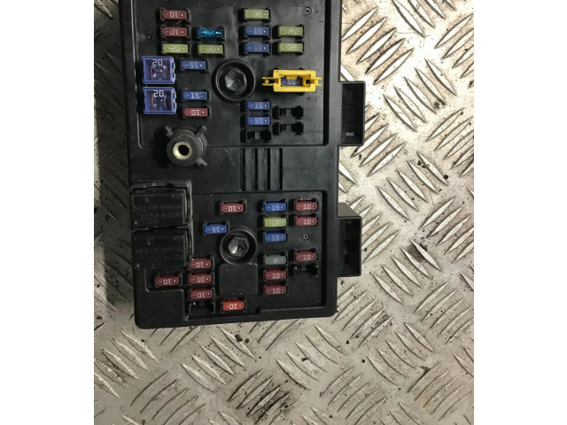 Блок предохранителей    Chevrolet Captiva    