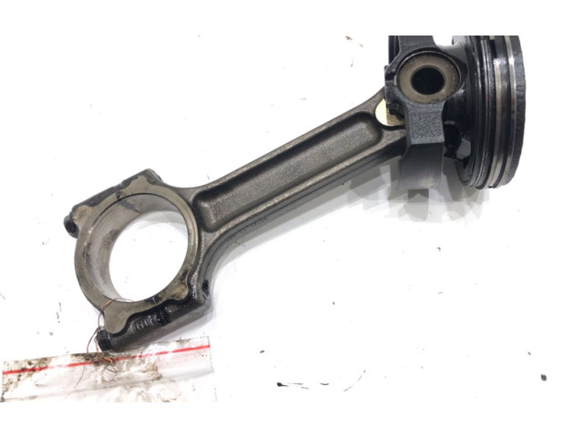 Поршень с шатуном K9K646 Renault Clio IV