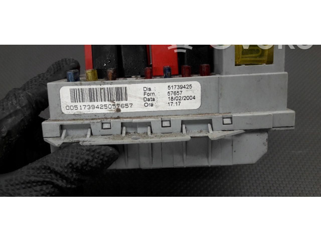 Блок предохранителей 51739425 Fiat Idea
