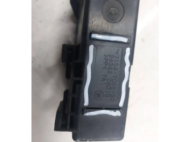 Блок предохранителей  24382CA010, 7154705530   Audi TT Mk1    