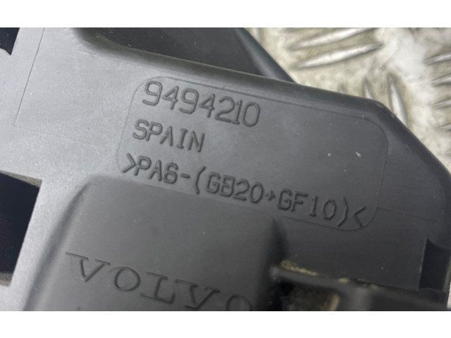 Блок предохранителей  9494210   Volvo V70    