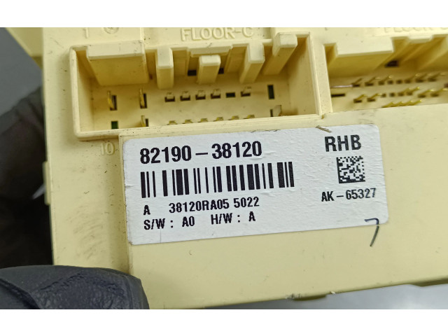 Блок предохранителей 8219038120   SsangYong Musso    