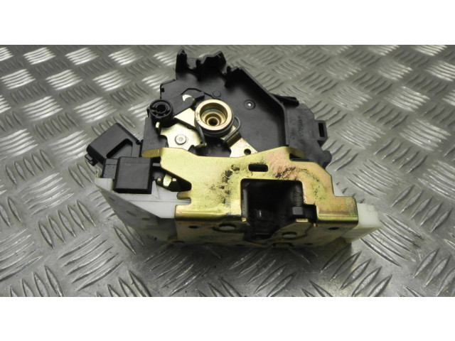 Zámek zadních dveří 2S4AA26412CB, T6087   Ford Mondeo Mk III 2004