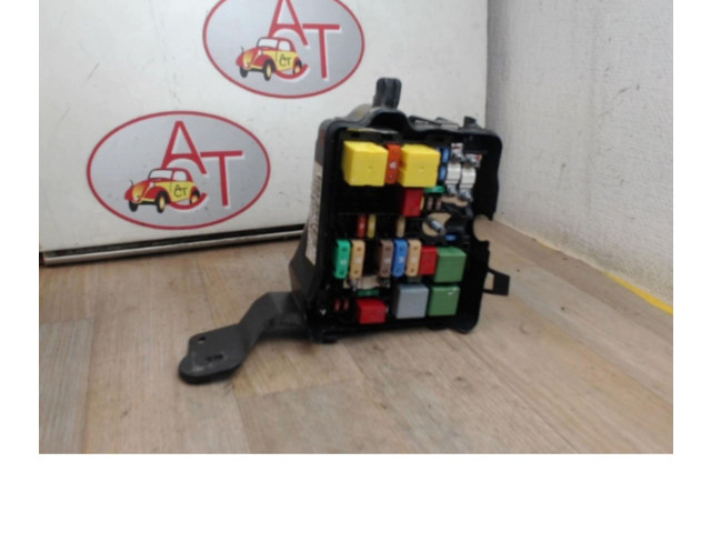 Блок предохранителей Peugeot 2008 I