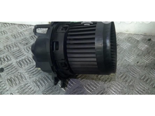Вентилятор печки    272101005R   Renault Clio IV