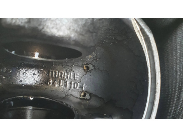 Píst 84l110 BMW 5 F10 F11 pro naftový motor 3.0