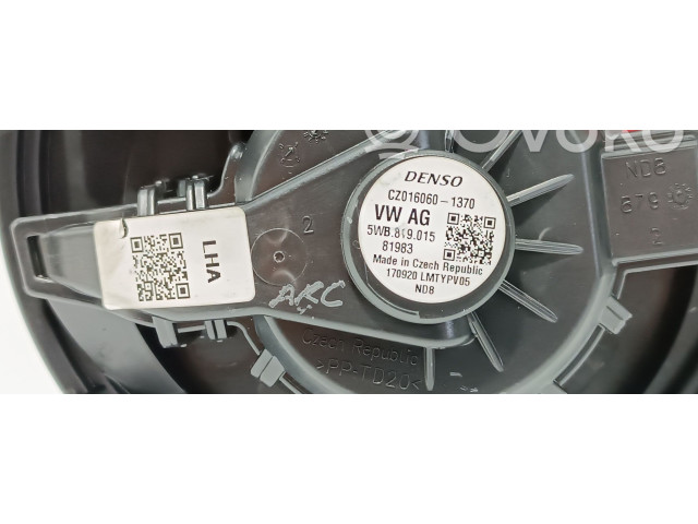 Вентилятор печки 5WB819015, 5Q0907521F Volkswagen Golf SportWagen