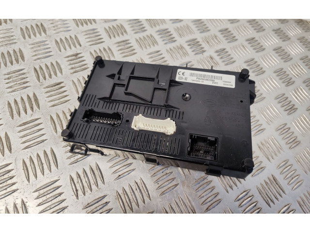 Pojistková skříňka Řídící jednotka BSM 8200387289   Renault Clio III 2010
