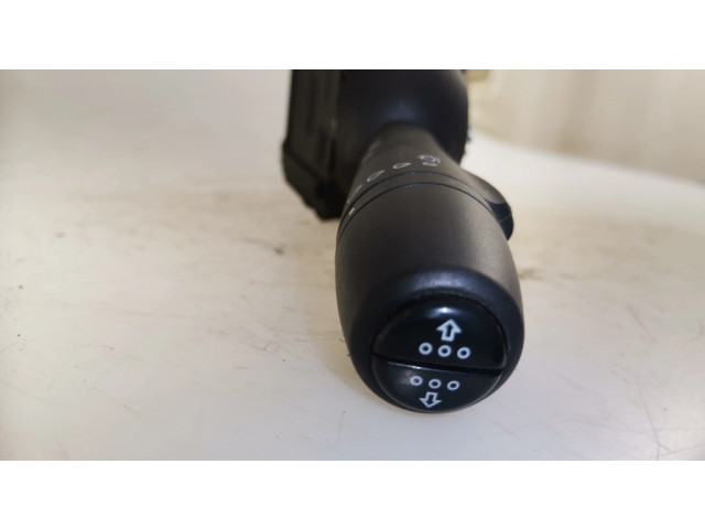 Ручка стеклоочистителей