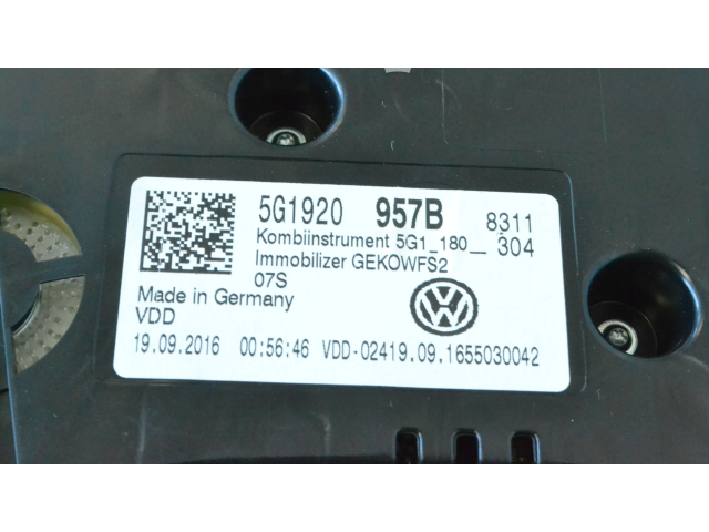 Панель приборов 5G1920957B Volkswagen Golf VII
