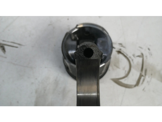 Píst Ford C-MAX I pro naftový motor 1.6