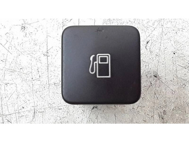 Включатель открытия топливного бака