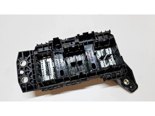 Блок предохранителей 68347016AD   Jeep Grand Cherokee WL    