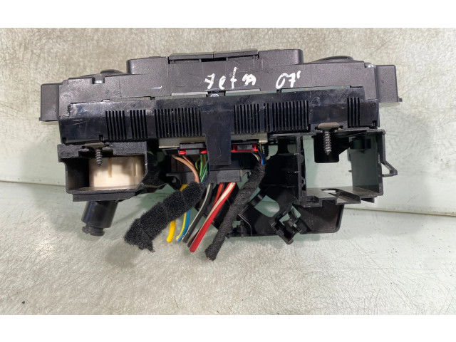 Блок управления климат-контролем    Volkswagen Jetta V