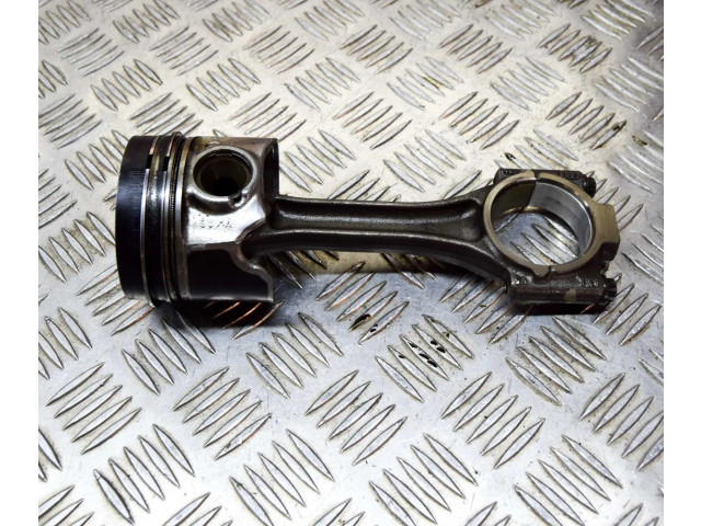 Поршень CLHA 03L107065J, 03L105401A Volkswagen Golf VII для дизельного двигателя 1.6