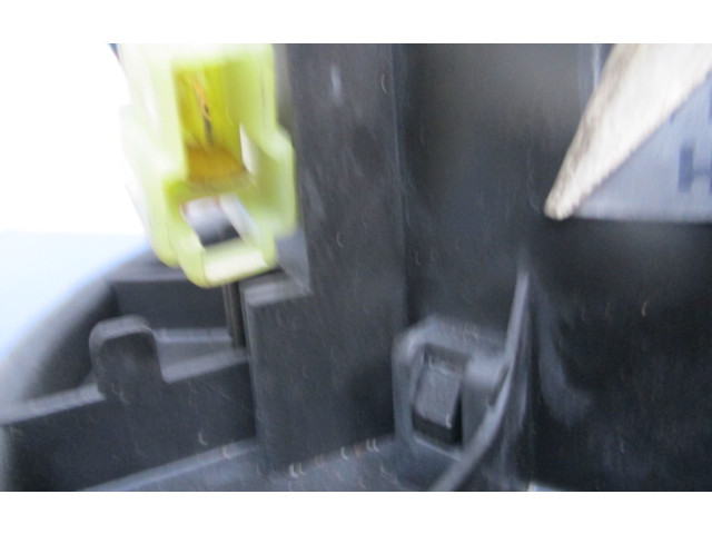 Вентилятор печки Mitsubishi Carisma