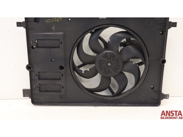 Вентилятор радиатора 31686810 Volvo V70