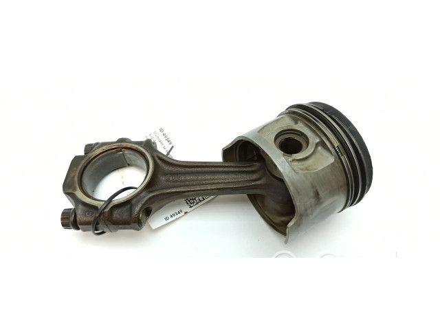 Píst 11004 Mercedes-Benz S W116 pro benzínový motor 2.8