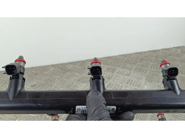 Топливная рампа 05281428AA Jeep Grand Cherokee WL 3.6