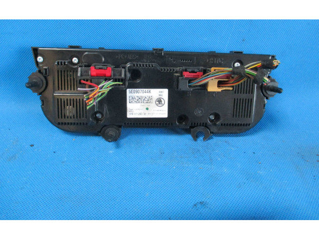 Блок управления климат-контролем 5E0907044K, 5HB01128240 Skoda Octavia Mk3 (5E)