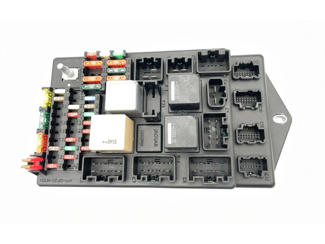 Блок предохранителей BW8314D628AH Jaguar XK - XKR