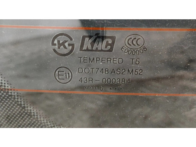 Заднее стекло