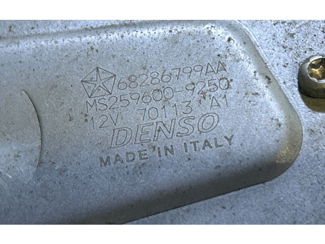 Моторчик заднего дворника 68286799AA, 70113A1 Jeep Cherokee