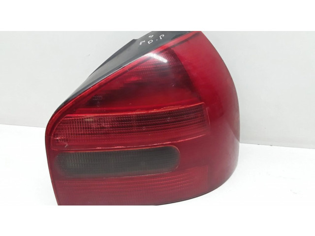 Задний фонарь правый сзади 8L0945096A    Audi A3 S3 8L   1996-2003 года
