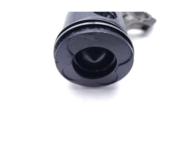  Поршень с шатуном M47D20(204D4) M47D20  BMW X3 E83 для дизельного двигателя 2.0