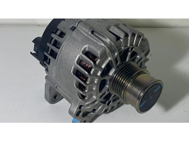 Генератор 04E903015D   Seat Leon (5F) 2.0     