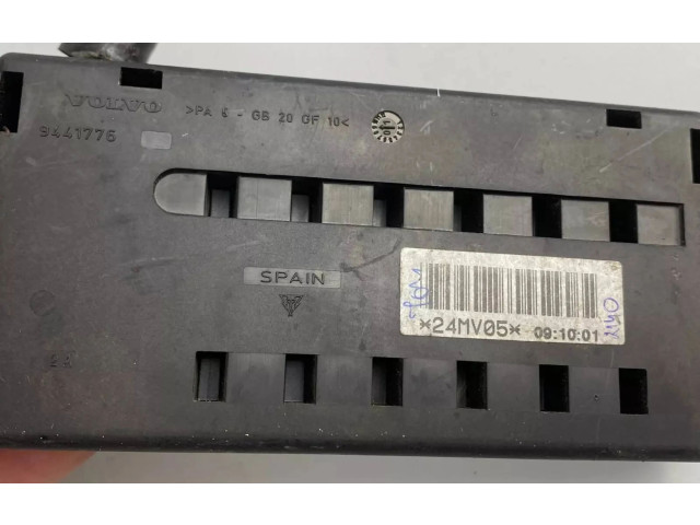 Блок предохранителей 9162323, 9441776 Volvo V70