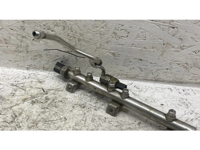 Топливная рампа 753731905   BMW 3 E92 E93 2.0 