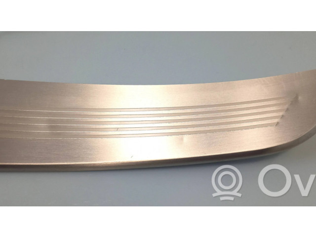 Отделка переднего порога кузова